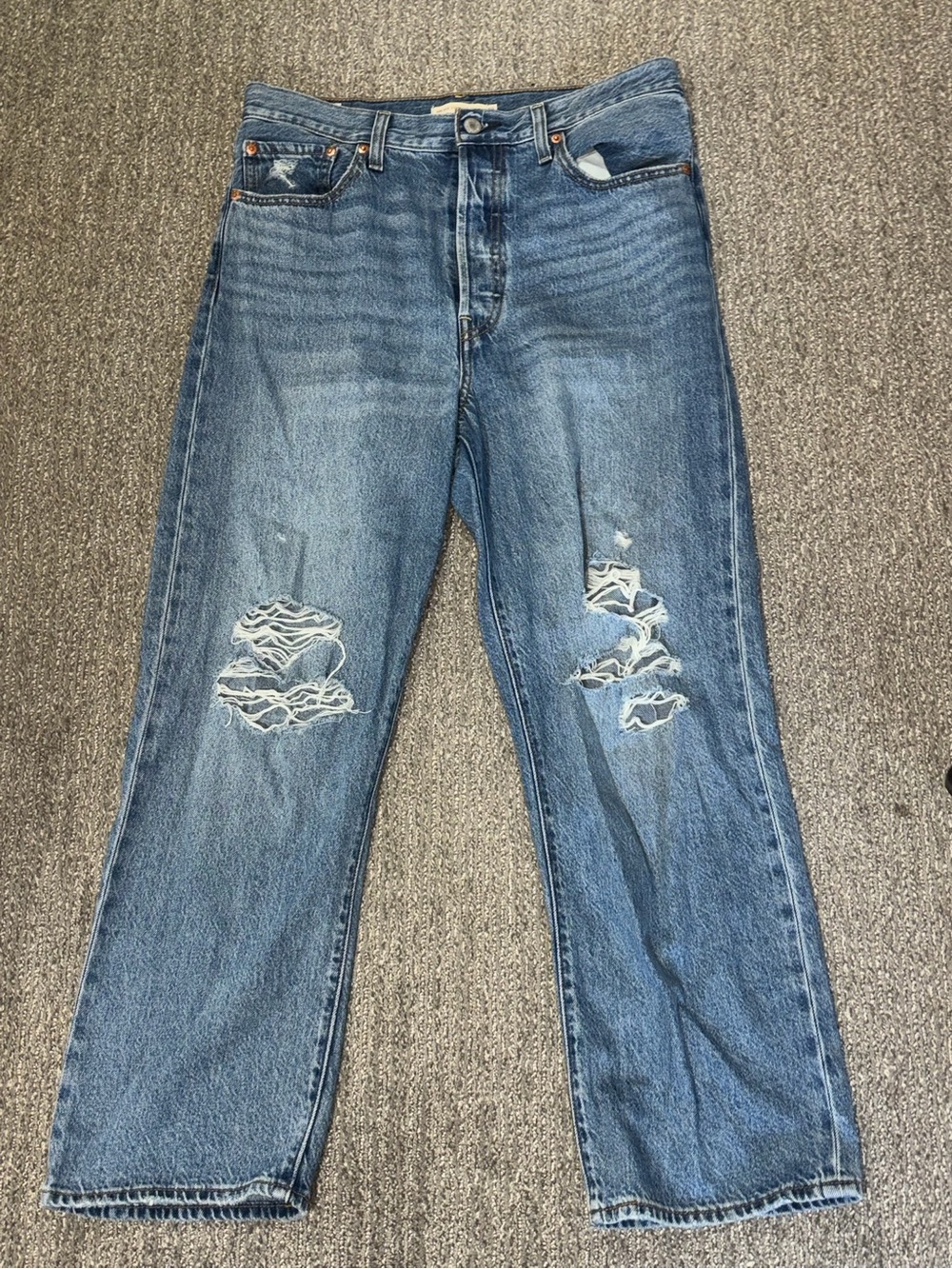 Women’s Levi’s distressed rib cage/straight/ankle boyfriend jeans! Nordstrom